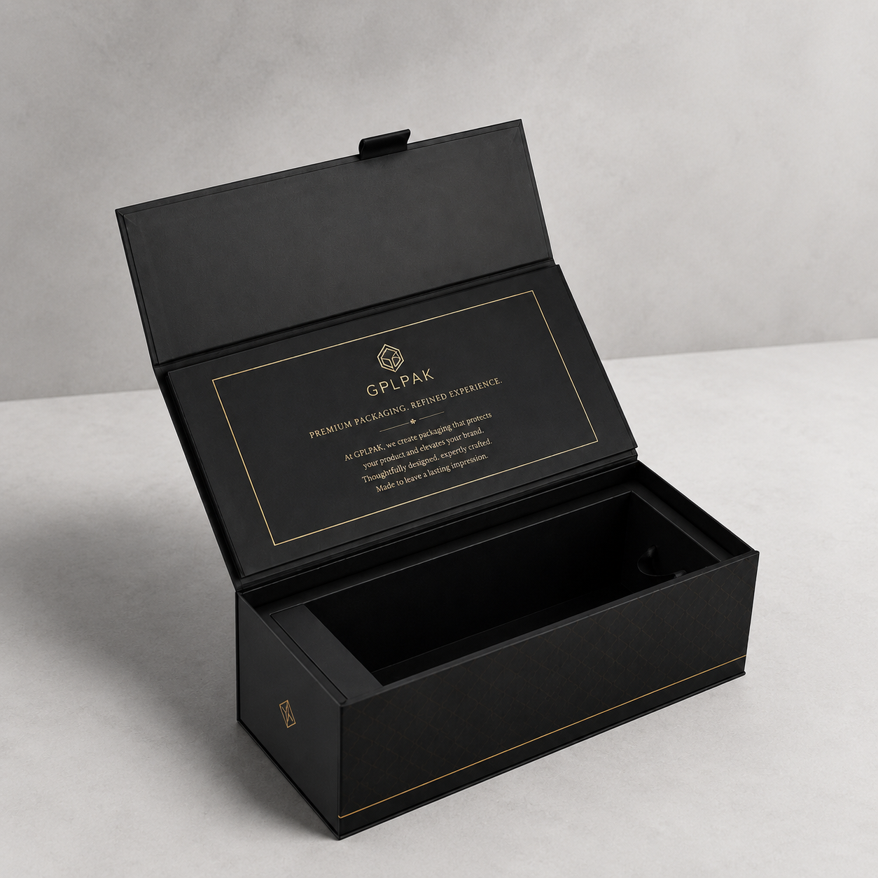 Custom magnetic closure rigid box with fitted insert