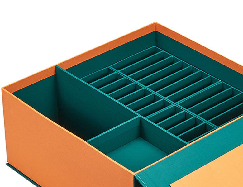 Greyboard insert for custom rigid box packaging